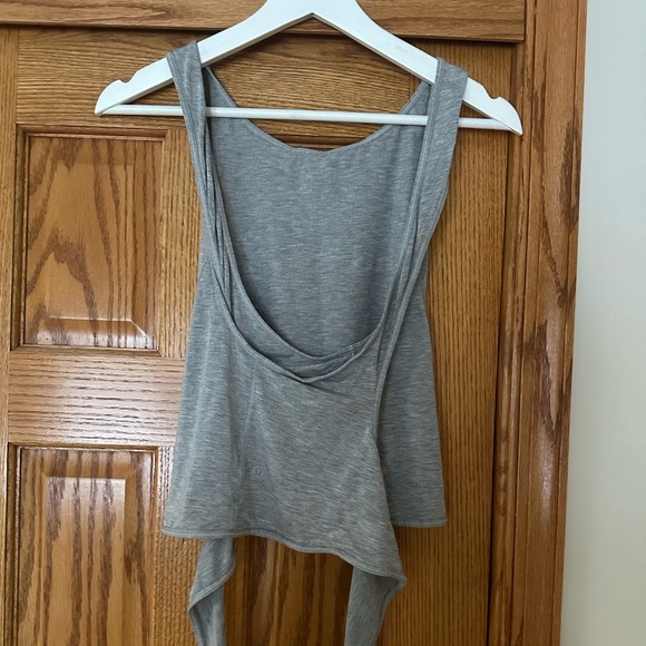 Lululemon turn to tie tank - Picture 6 of 7